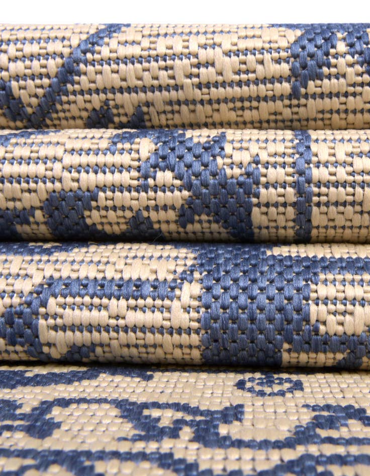 Detail image of  6' x 6'  Washable Botanical Indoor / Outdoor Round Rug