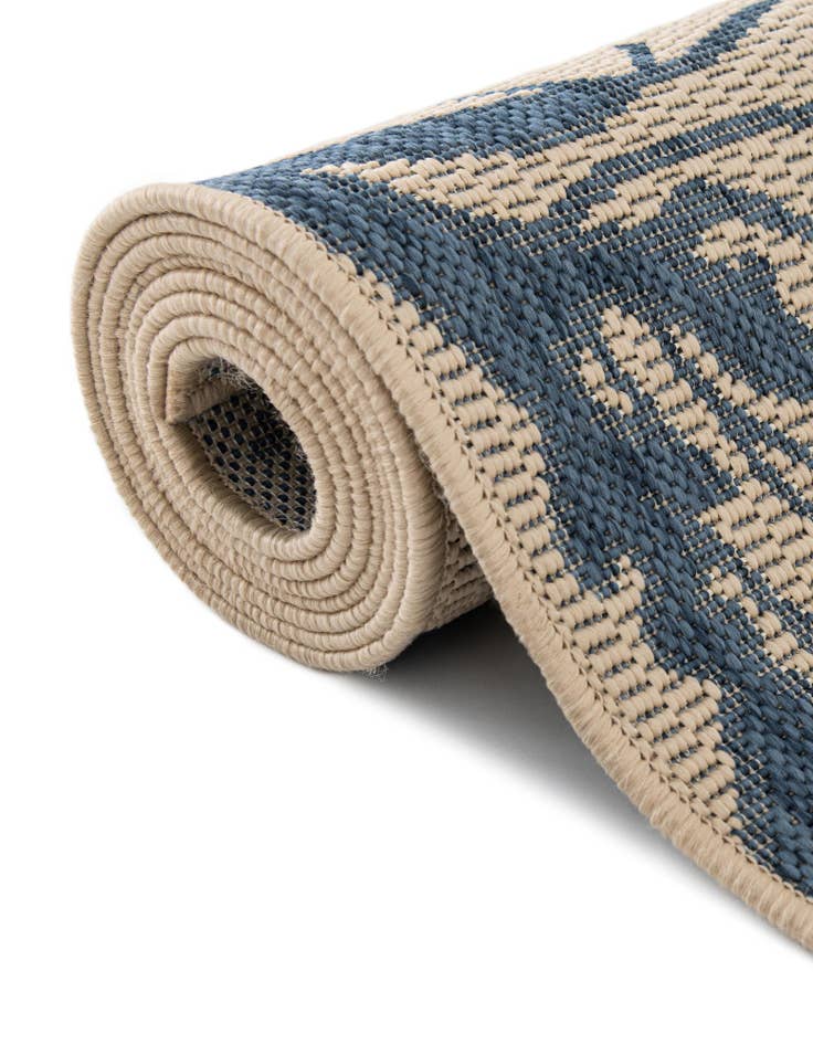 Detail image of  6' x 6'  Washable Botanical Indoor / Outdoor Round Rug