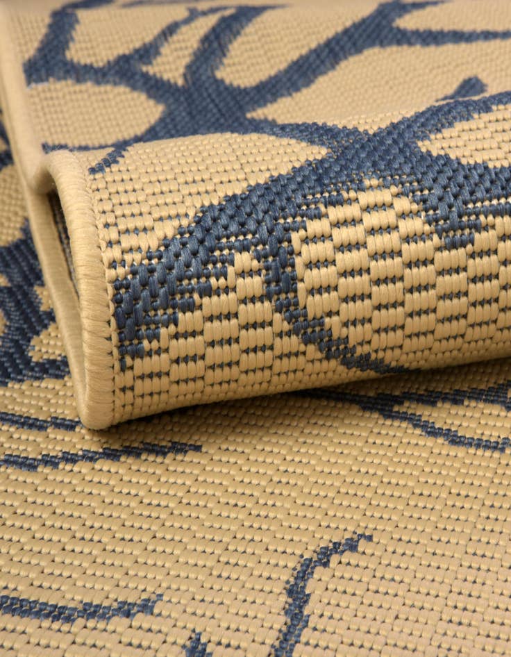 Detail image of  6' x 6'  Washable Botanical Indoor / Outdoor Round Rug