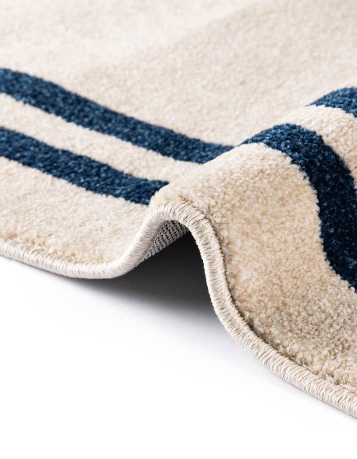 Detail image of 7' 10 x 7' 10 Hera Square Rug