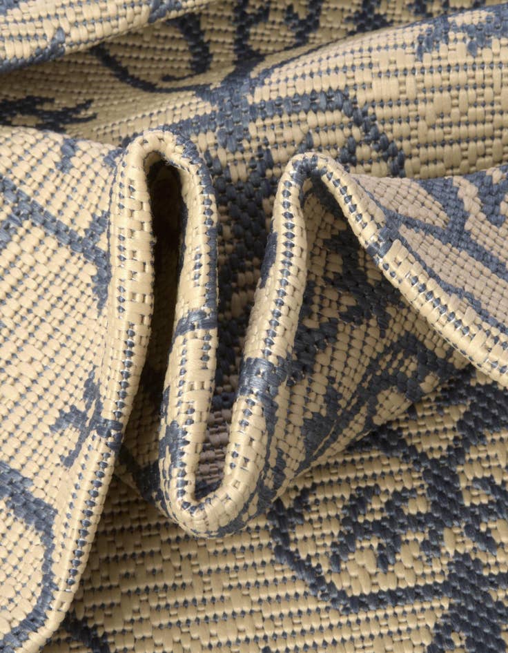 Detail image of  6' x 6'  Washable Botanical Indoor / Outdoor Square Rug