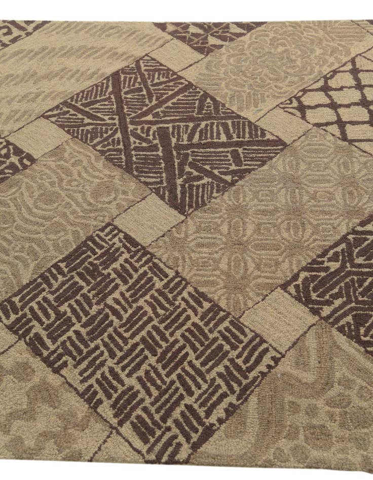 Detail image of  5' x 8' Luna Wool Rug