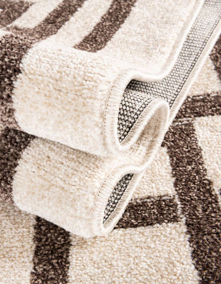 Detail image of 2' 7 x 10' Hera Runner Rug