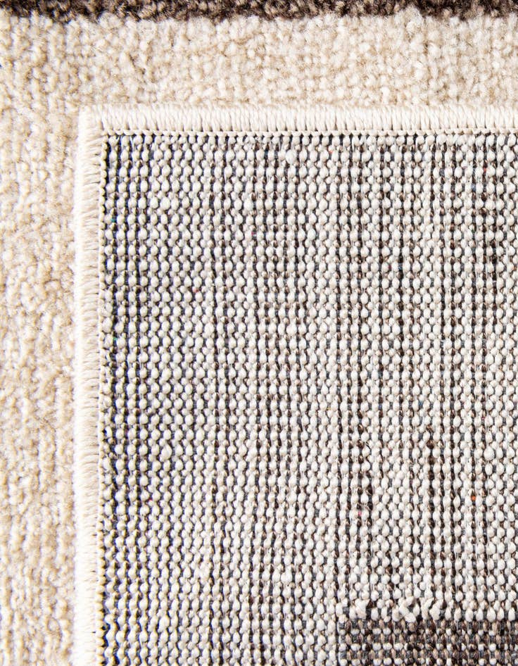 Detail image of 2' 7 x 10' Hera Runner Rug
