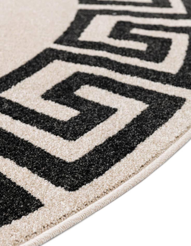 Detail image of  7' 10 x 7' 10 Hera Round Rug