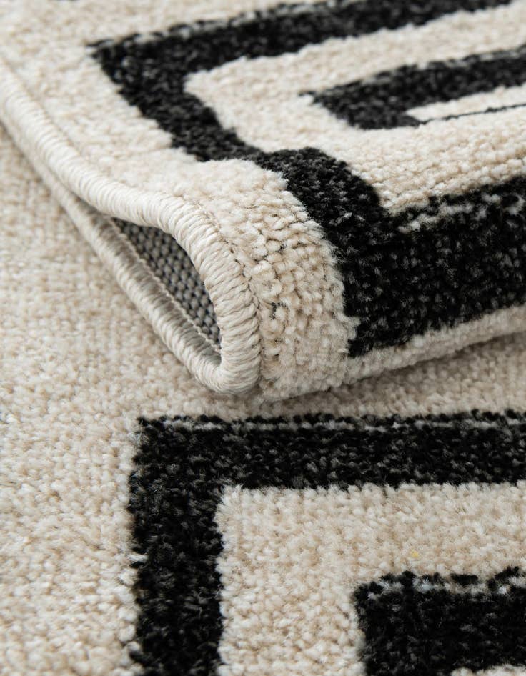 Detail image of  7' 10 x 7' 10 Hera Square Rug