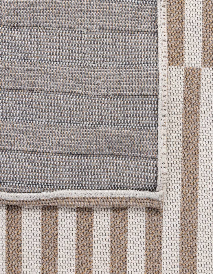 Detail image of 4' 10 x 6' 6 Georgia Rug