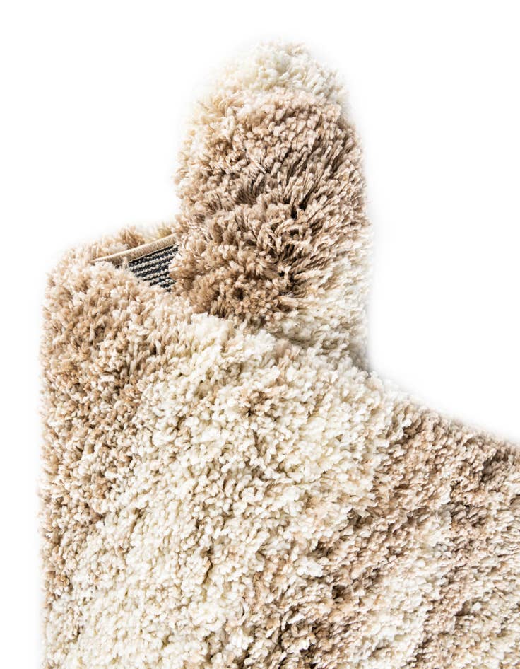 Detail image of  5' 3 x 8' Soft Touch Shag Rug