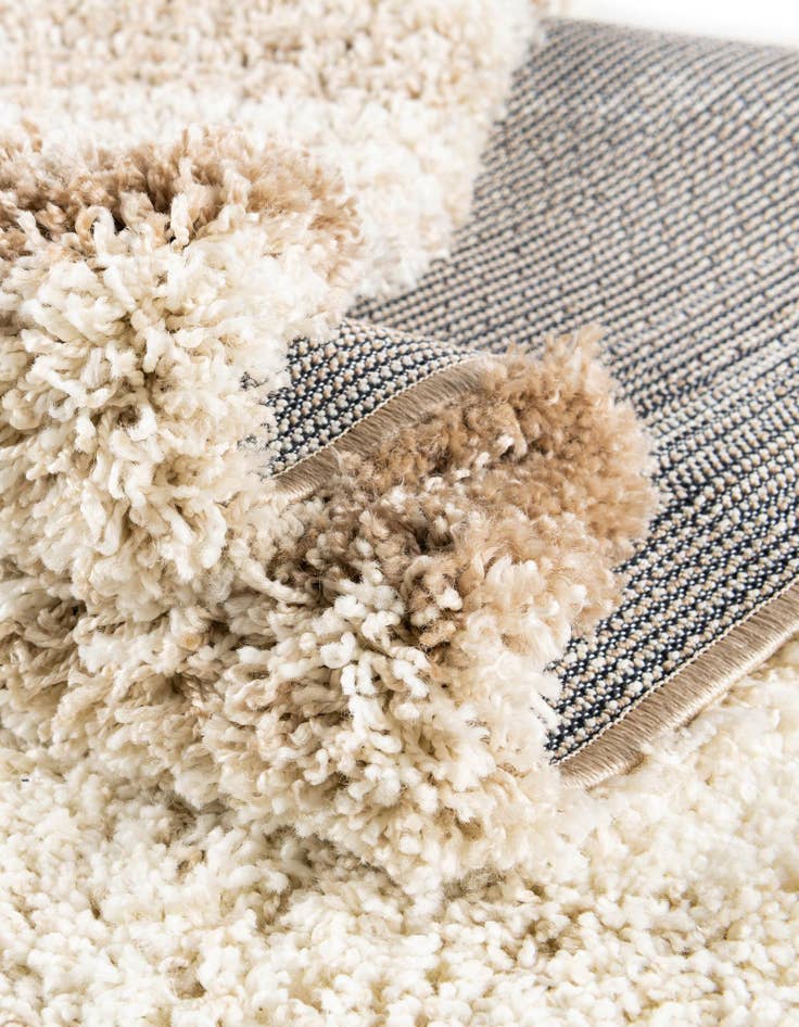 Detail image of  5' 3 x 8' Soft Touch Shag Rug