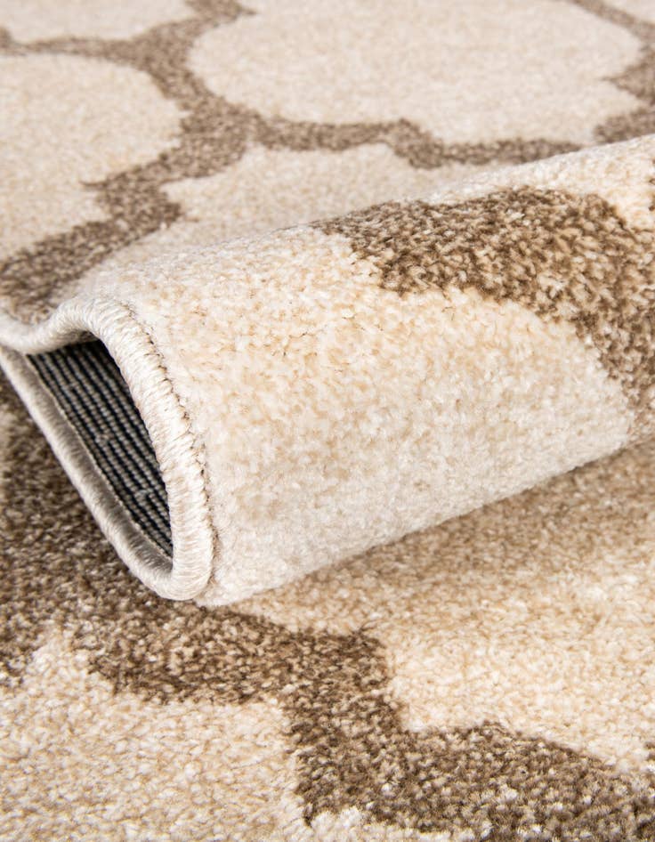 Detail image of  7' 10 x 7' 10 Lattice Square Rug