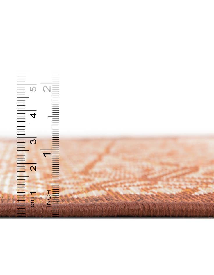 Detail image of 8' x 8' Washable Lattice Indoor / Outdoor Round Rug