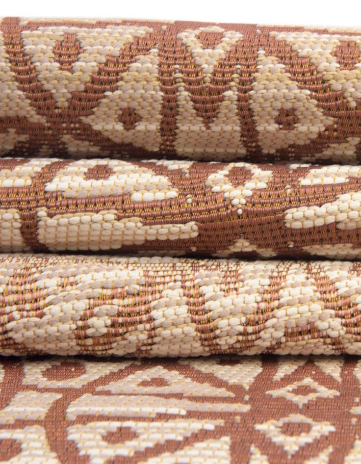 Detail image of 8' x 8' Washable Lattice Indoor / Outdoor Round Rug