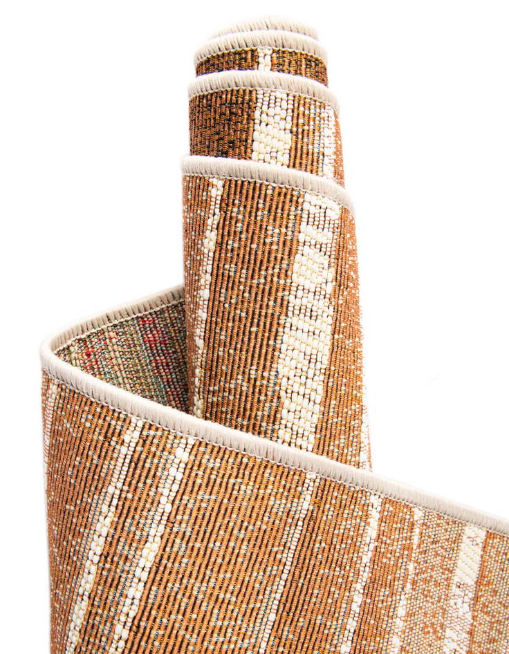 Detail image of  7' 10 x 7' 10  Washable Modern Indoor / Outdoor Square Rug