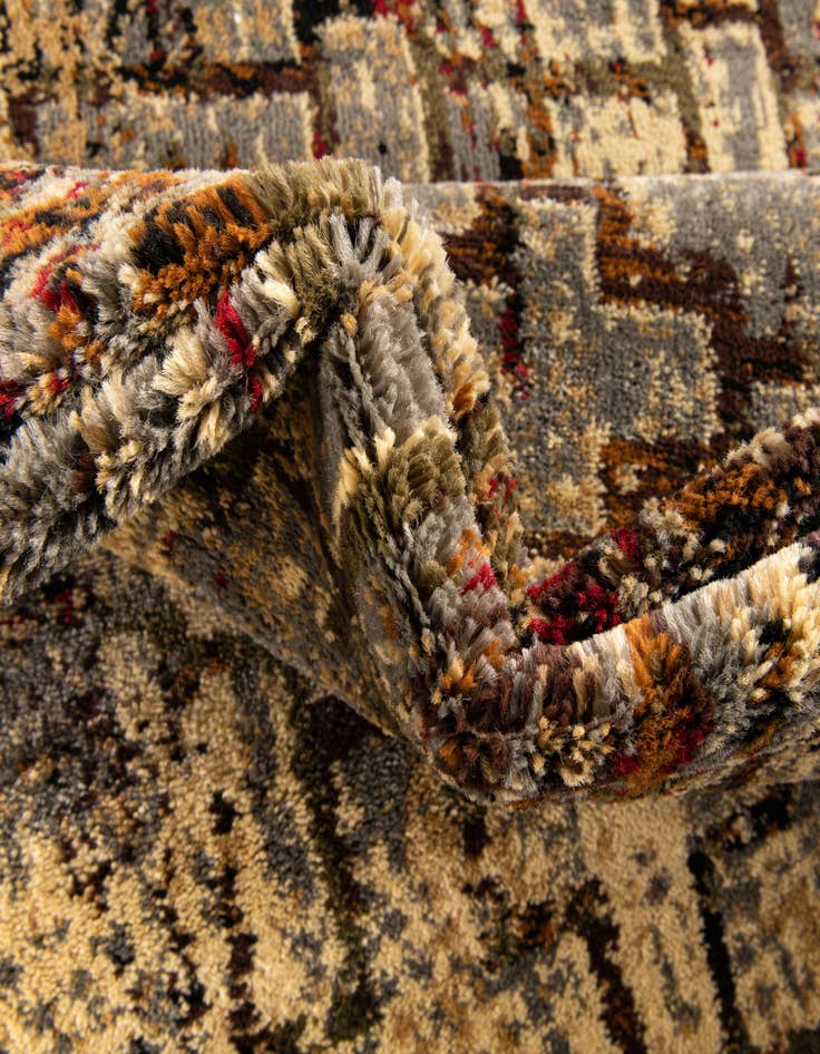 Detail image of  7' 10 x 7' 10 Saturn Square Rug