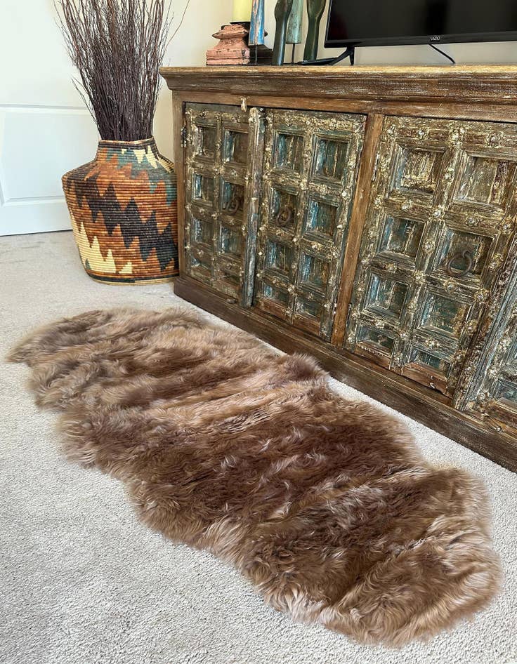 Detail image of  1' 10 x 6' Natural Sheepskin Freeform Rug