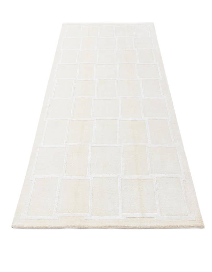 Detail image of  5' 7 x 8'  Hand Knotted Darya Wool Rug