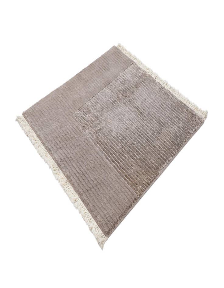 Detail image of  2' 6 x 2' 7  Hand Knotted Darya Wool Square Rug