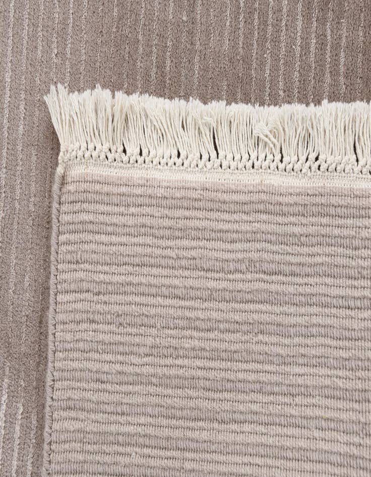 Detail image of  2' 6 x 2' 7  Hand Knotted Darya Wool Square Rug