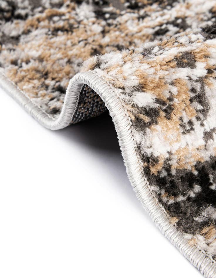 Detail image of  5' 3 x 8' Leipzig Oval Rug