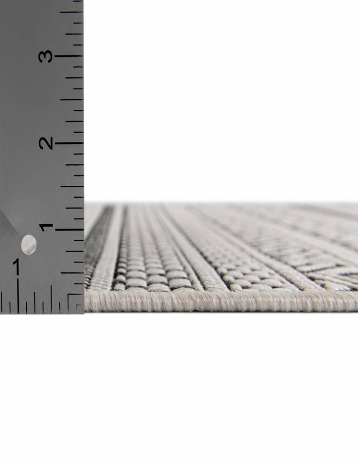 Detail image of  7' 10 x 10'  Washable Ribbon Indoor / Outdoor Oval Rug