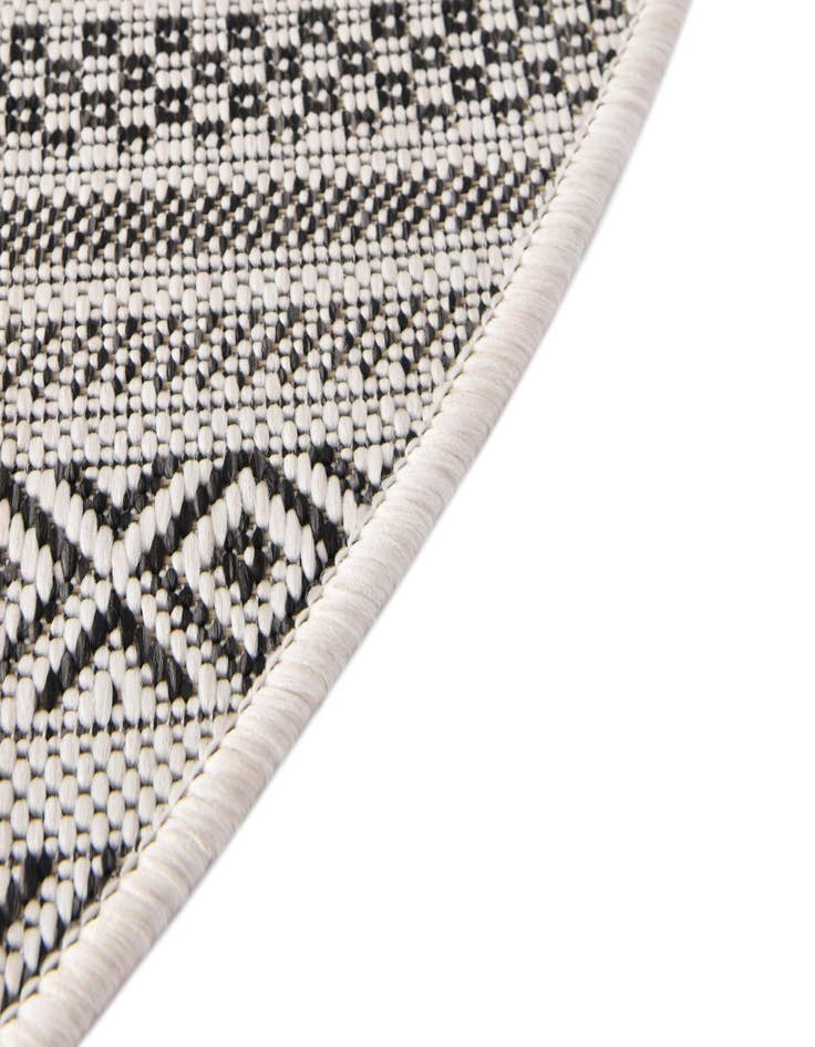 Detail image of  7' 10 x 10'  Washable Ribbon Indoor / Outdoor Oval Rug