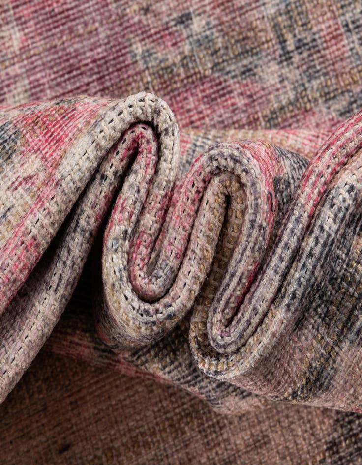 Detail image of  7' 10 x 7' 10  Washable Nostalgia Octagon Rug