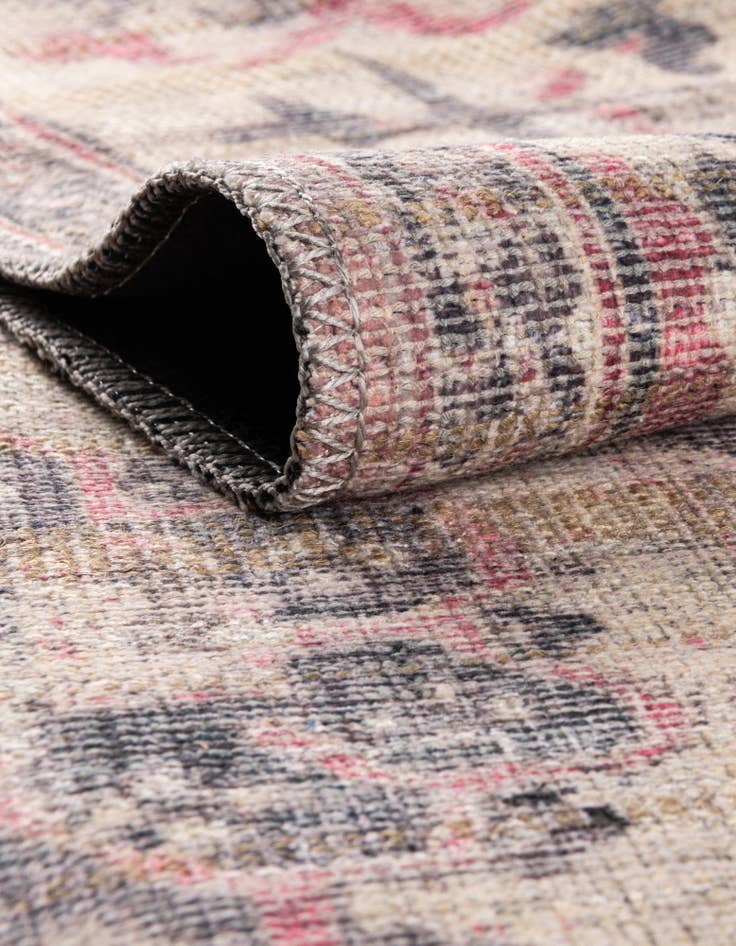 Detail image of  7' 10 x 10'  Washable Nostalgia Oval Rug