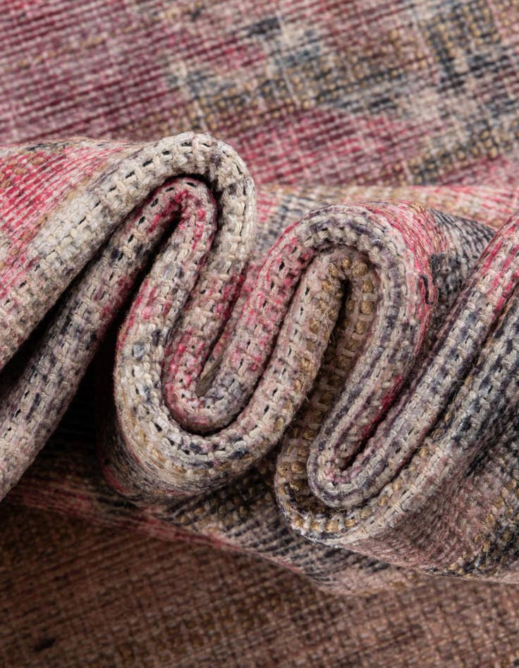 Detail image of  7' 10 x 10'  Washable Nostalgia Oval Rug