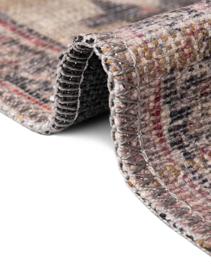 Detail image of  7' 10 x 10'  Washable Nostalgia Oval Rug