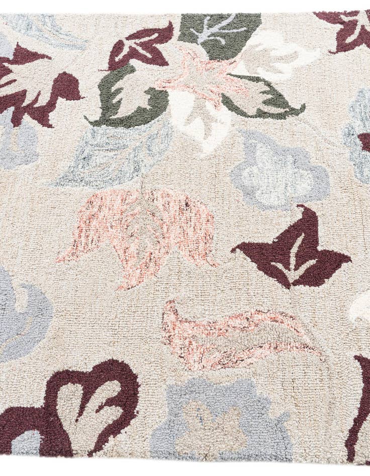 Detail image of  4' x 6' Agra Rug
