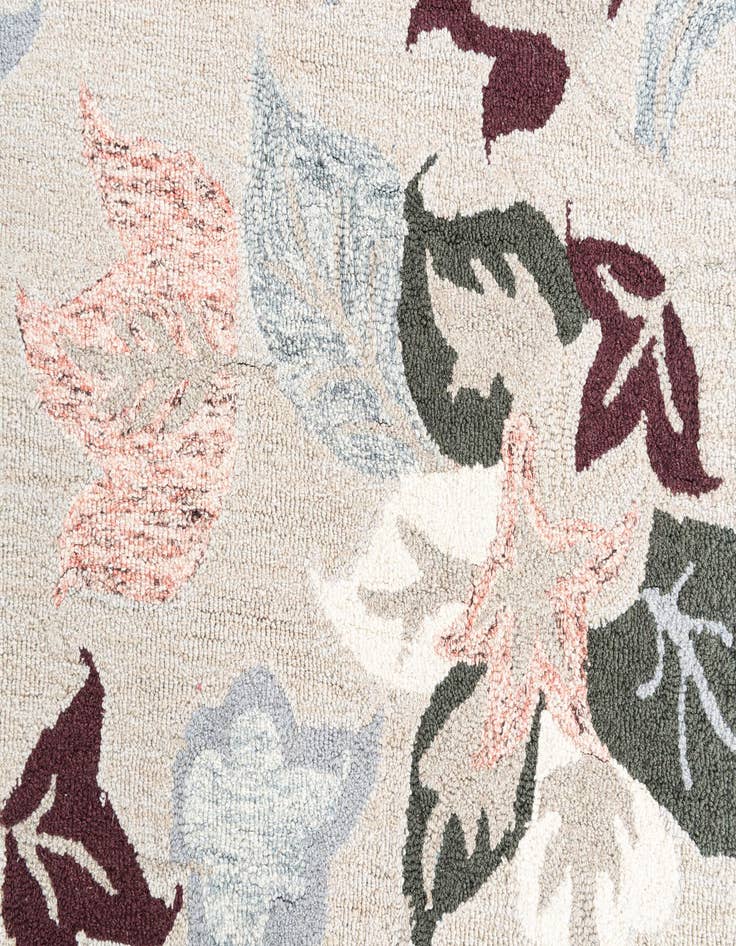 Detail image of  4' x 6' Agra Rug
