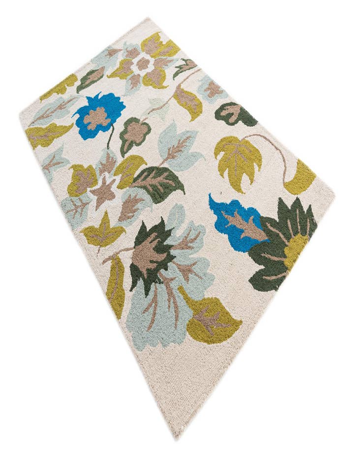 Detail image of  4' x 6' Agra Rug