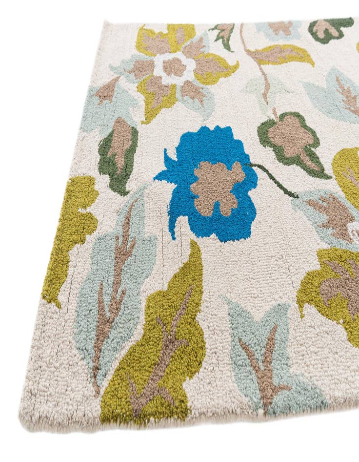 Detail image of  4' x 6' Agra Rug