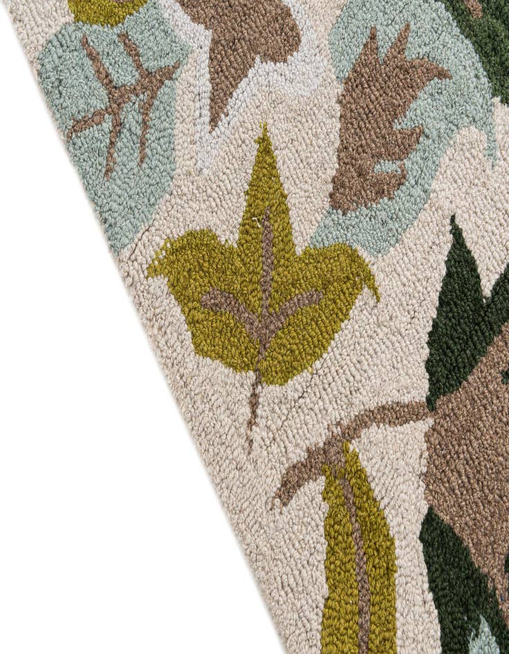 Detail image of  4' x 6' Agra Rug