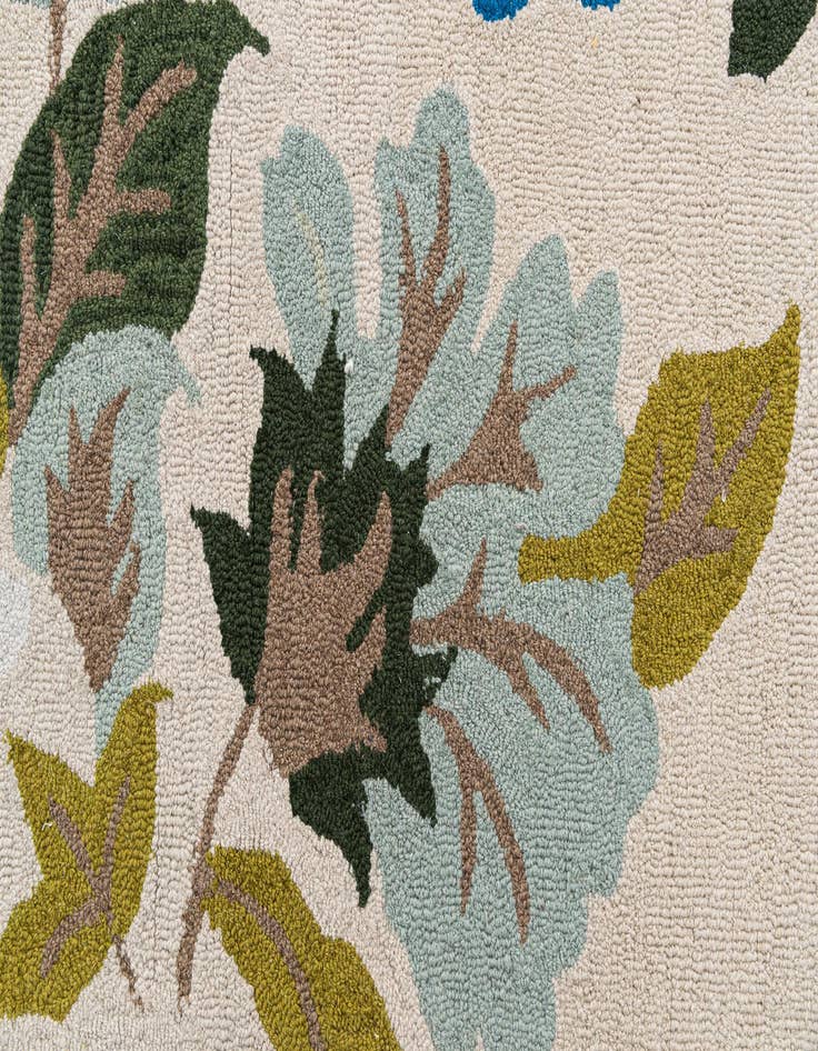 Detail image of  4' x 6' Agra Rug