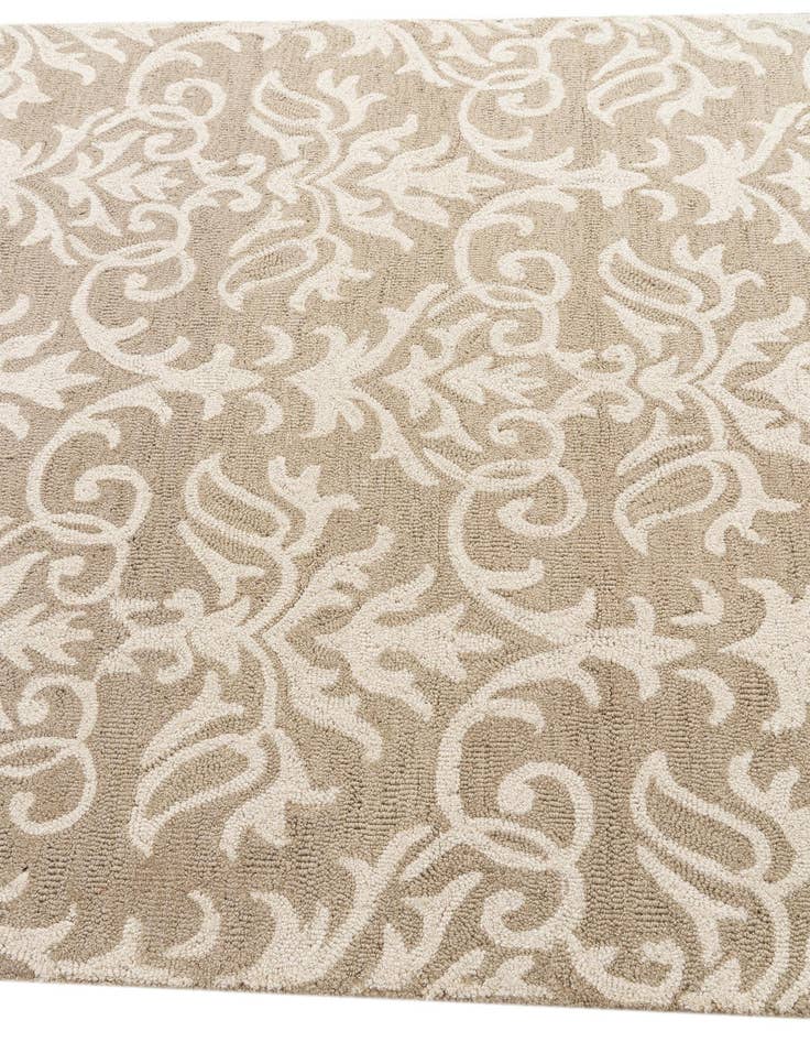 Detail image of  5' x 6' 10 Agra Rug