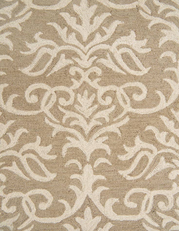 Detail image of  5' x 7' Agra Rug