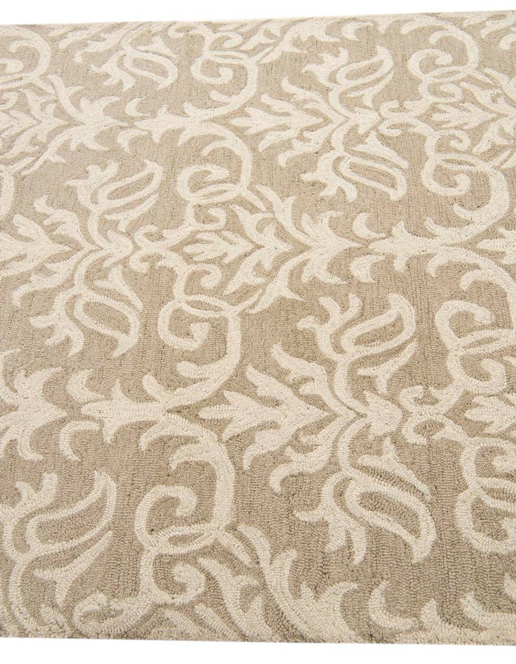 Detail image of  5' 1 x 7' Agra Rug
