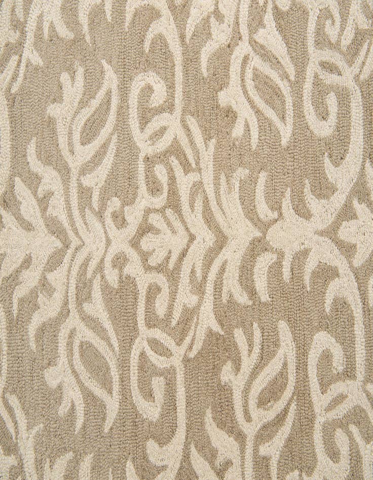 Detail image of  5' 1 x 7' Agra Rug