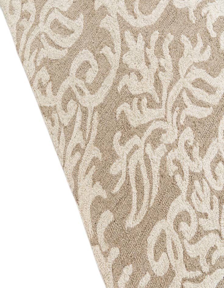 Detail image of  5' x 7' Agra Rug