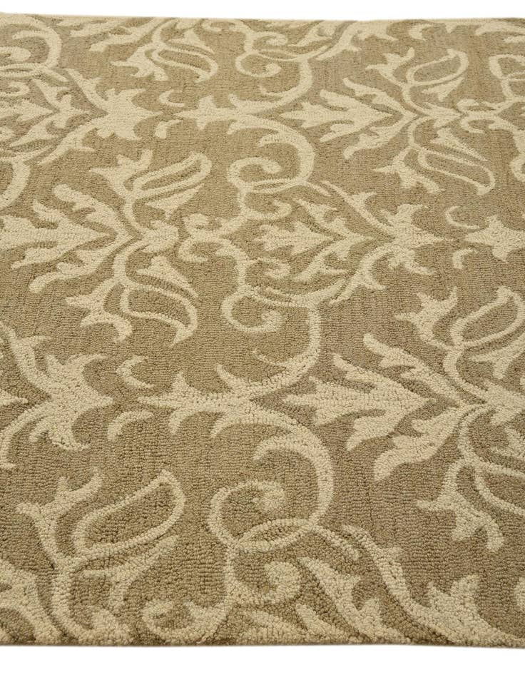 Detail image of  5' 1 x 7' Agra Rug