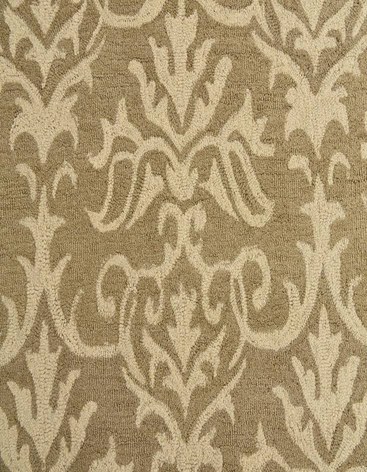 Detail image of  5' 1 x 7' Agra Rug