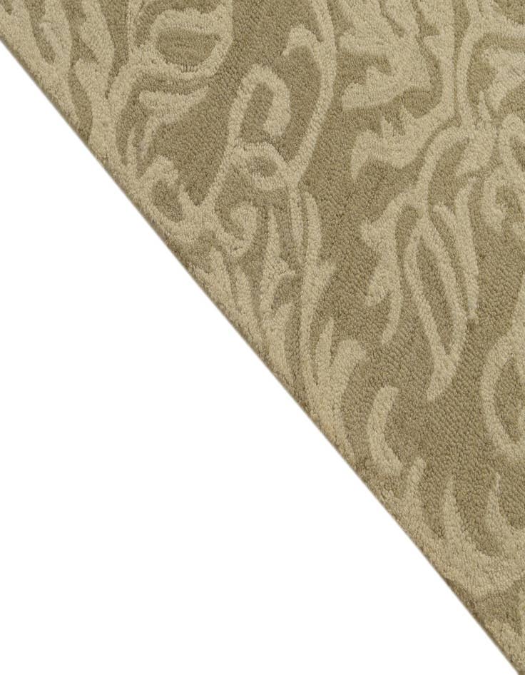 Detail image of  5' 1 x 7' Agra Rug