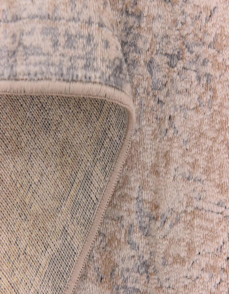 Detail image of 5' 2 x 7' 6 Alexis Rug