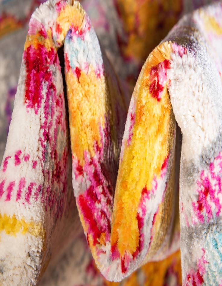 Detail image of  4' x 6' Alexis Rug