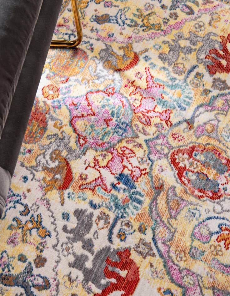 Detail image of  4' x 6' Alexis Rug