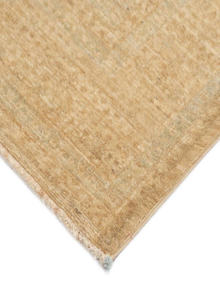 Detail image of  4' 2 x 6' 4 Amina Rug