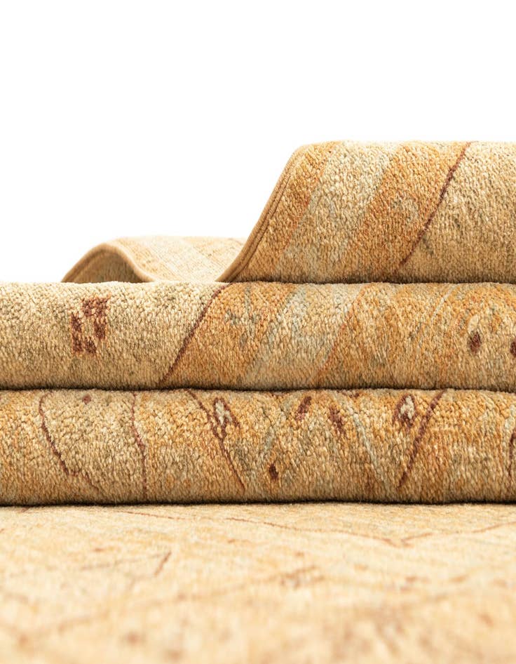 Detail image of  6' 11 x 9' 5 Amina Wool Rug