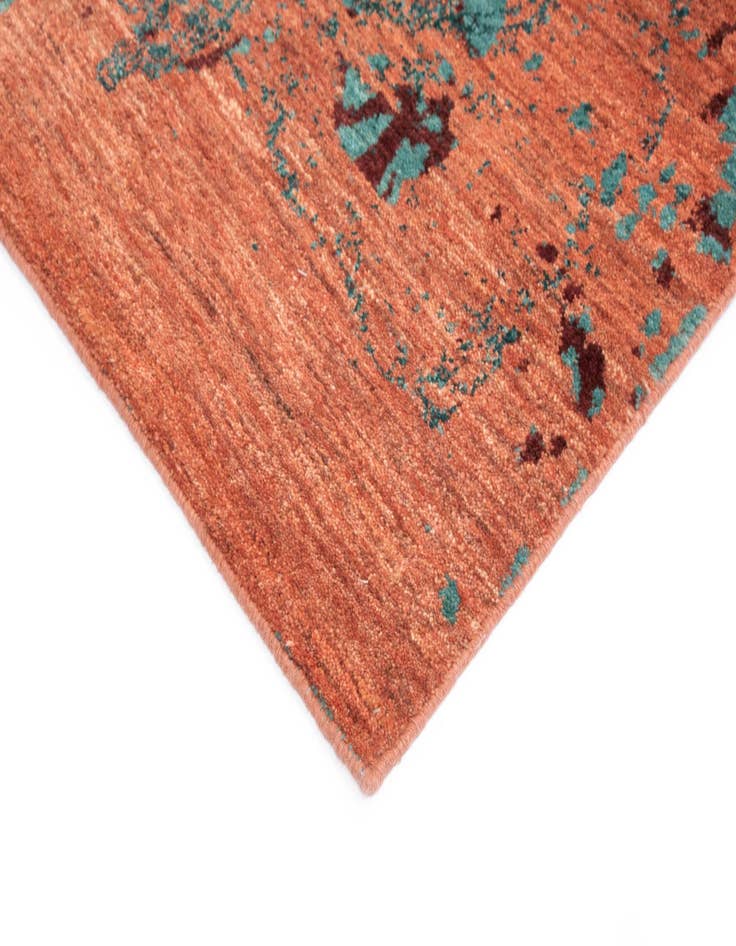 Detail image of  5' 5 x 7' 9 Anar Wool Rug