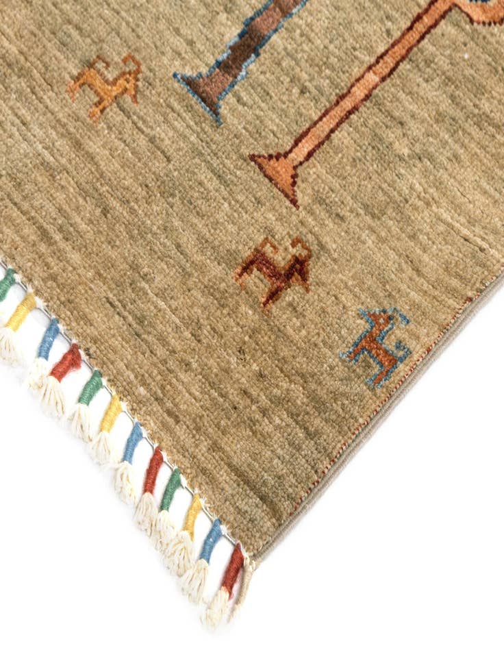 Detail image of  5' 8 x 7' 10 Ariana Wool Rug